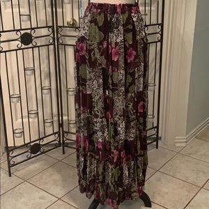 Midi-length lined skirt with drawstring waist.